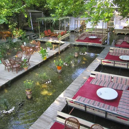 Hotel Arikanda River Garden